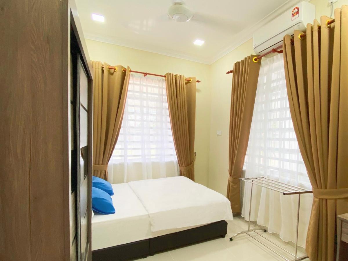 Nazza Homestay Besut With Swimming Pool Kampung Raja エクステリア 写真