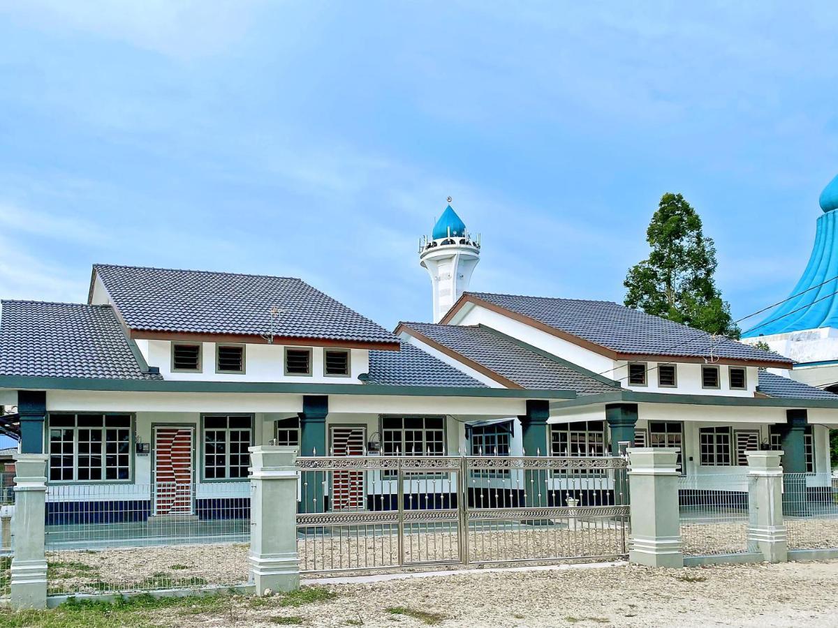 Nazza Homestay Besut With Swimming Pool Kampung Raja エクステリア 写真