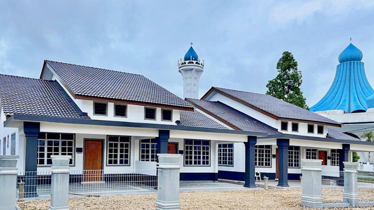 Nazza Homestay Besut With Swimming Pool Kampung Raja エクステリア 写真